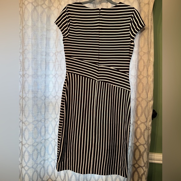 Banana Republic Navy Blue and White Sheath Dress with Ruched Wrap - Picture 4 of 5